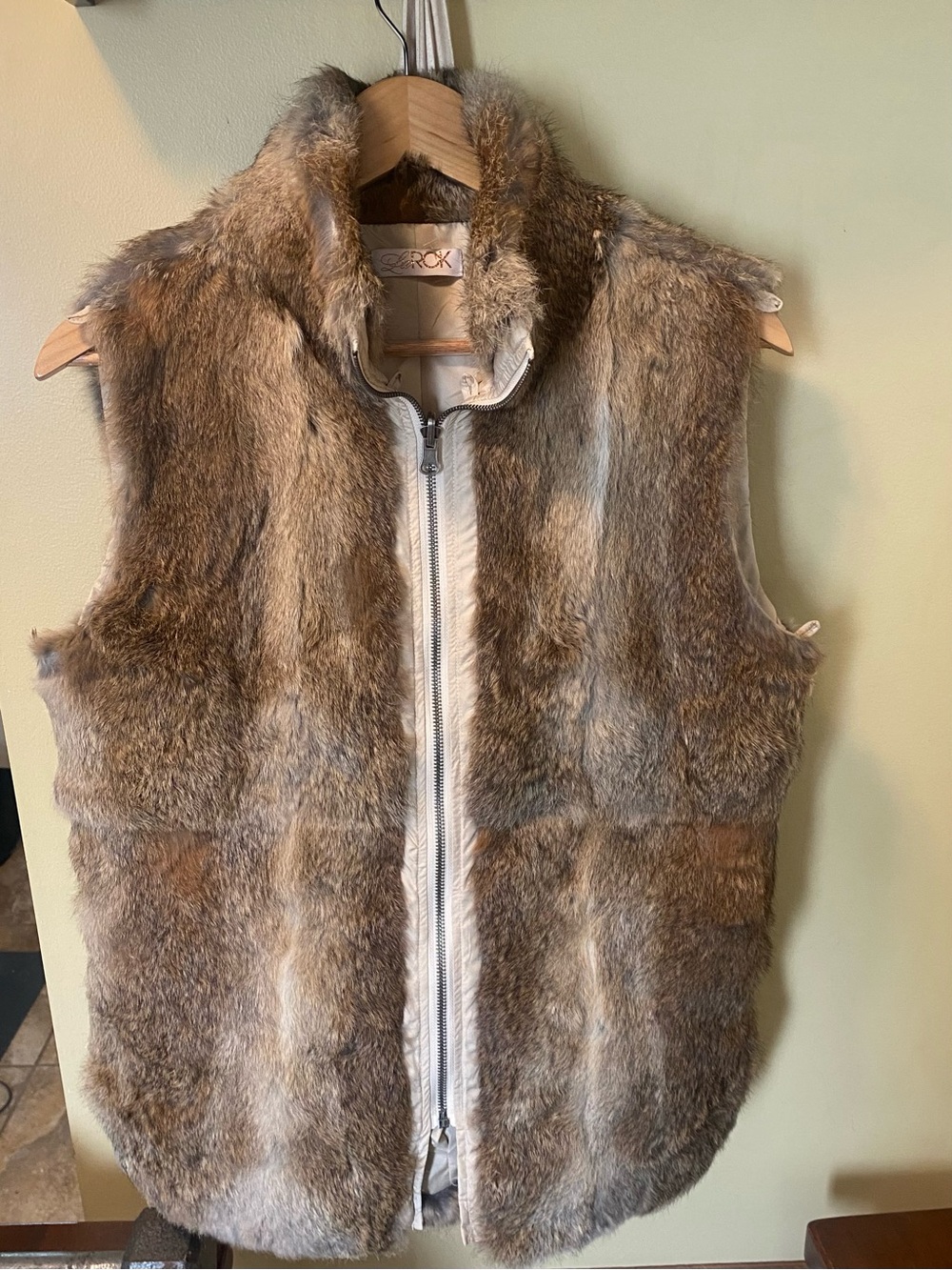 LaRok Plush Rabbit Fur Vest in Warm Brown